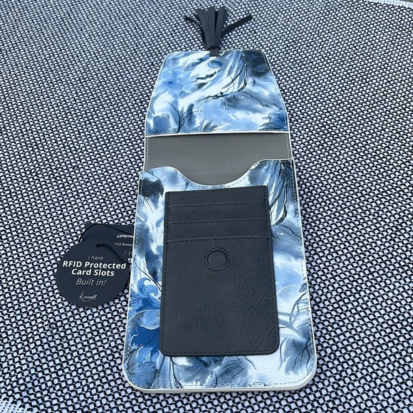 NWT K.Carroll Blue and White Floral RFID Wallet 🌺 - Picture 3 of 4